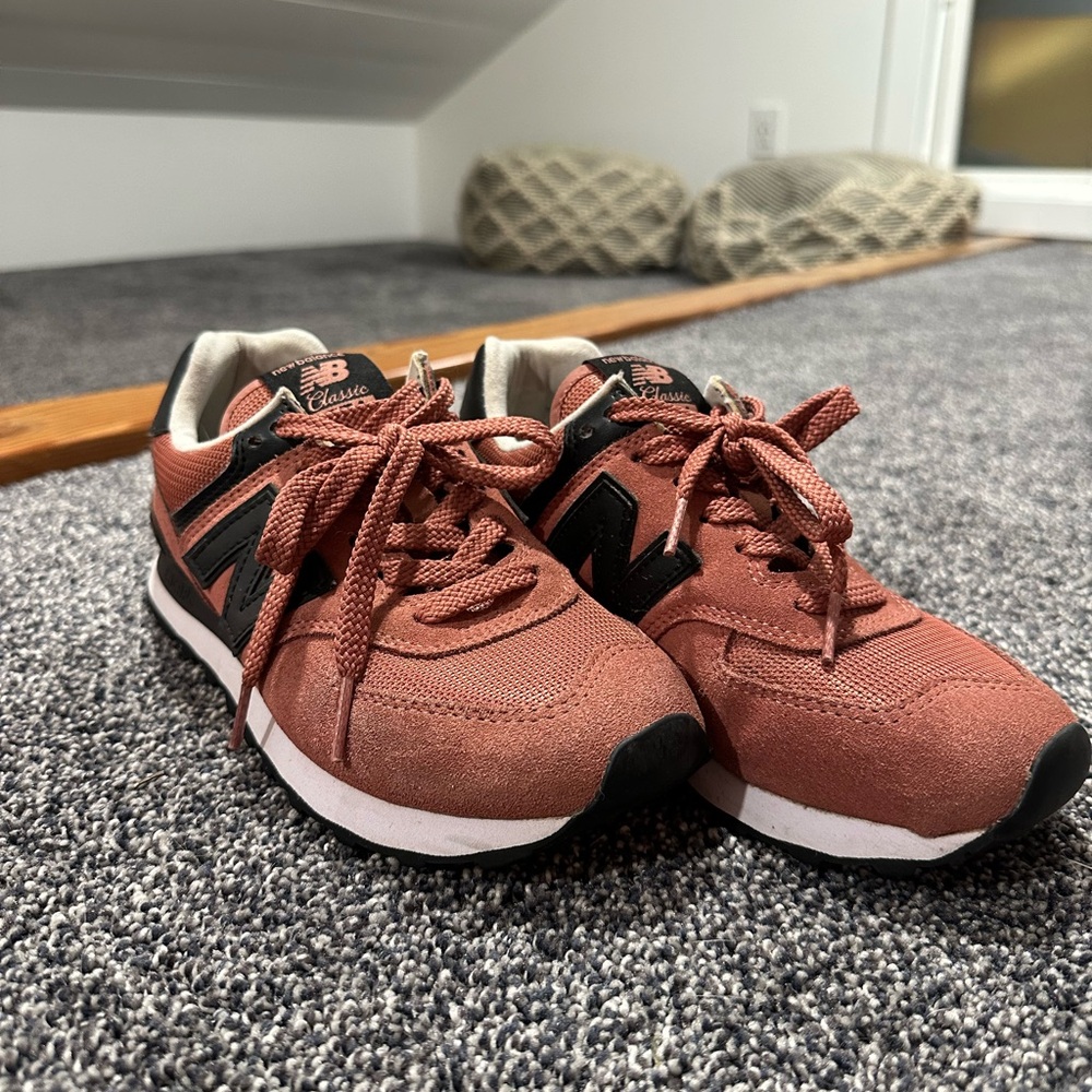 New Balance Muave Athletic Shoes
